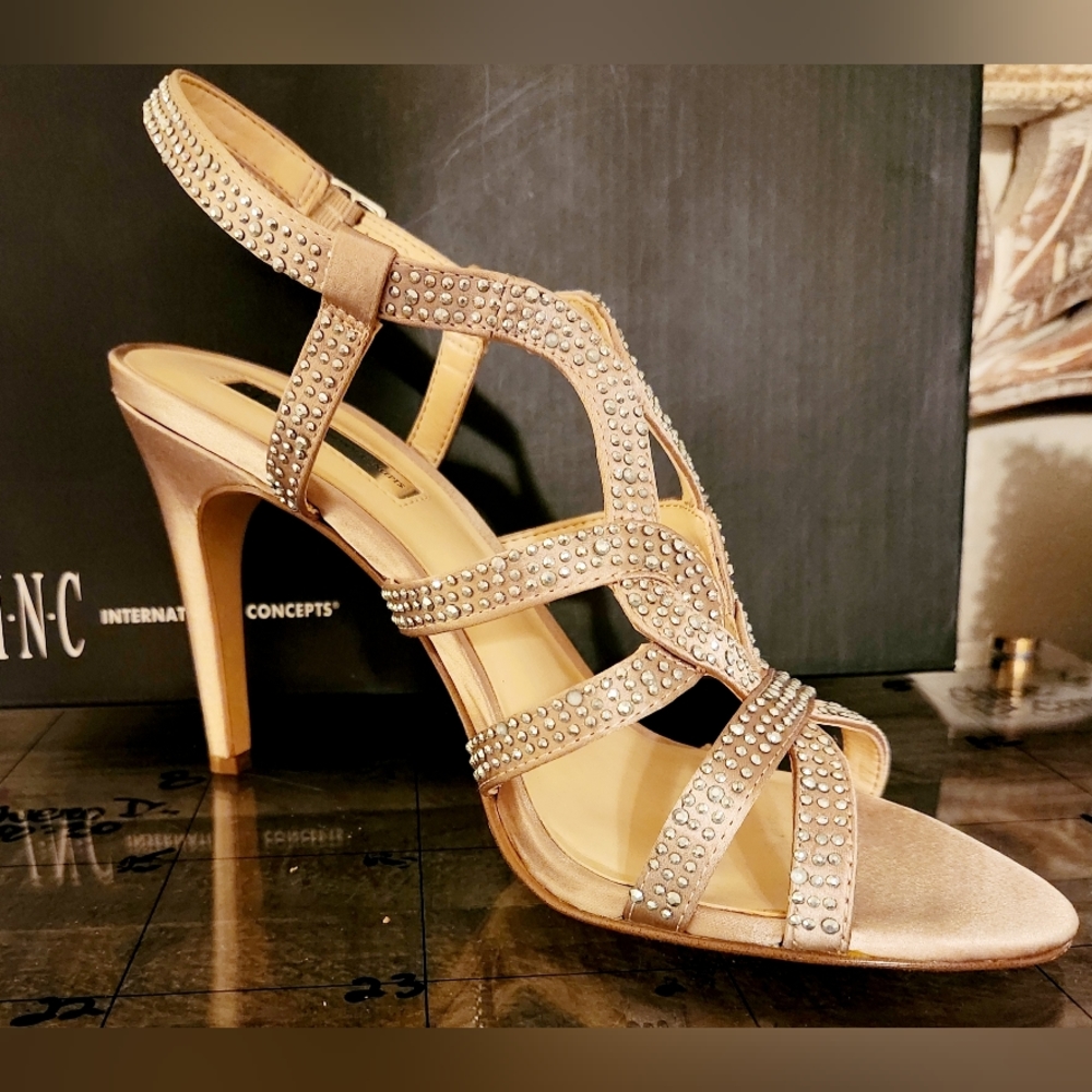 INC International Concepts Strappy Siletto Heels sz 8.5 in Beaded Bisque.